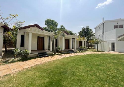 las cabanas resort pushkar