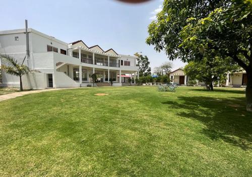 las cabanas resort pushkar