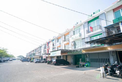 reddoorz aralia harapan indah