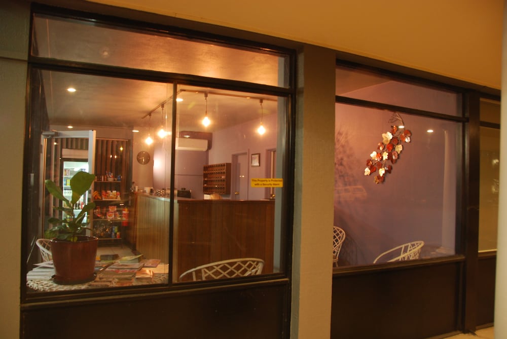 commodore motor inn albury