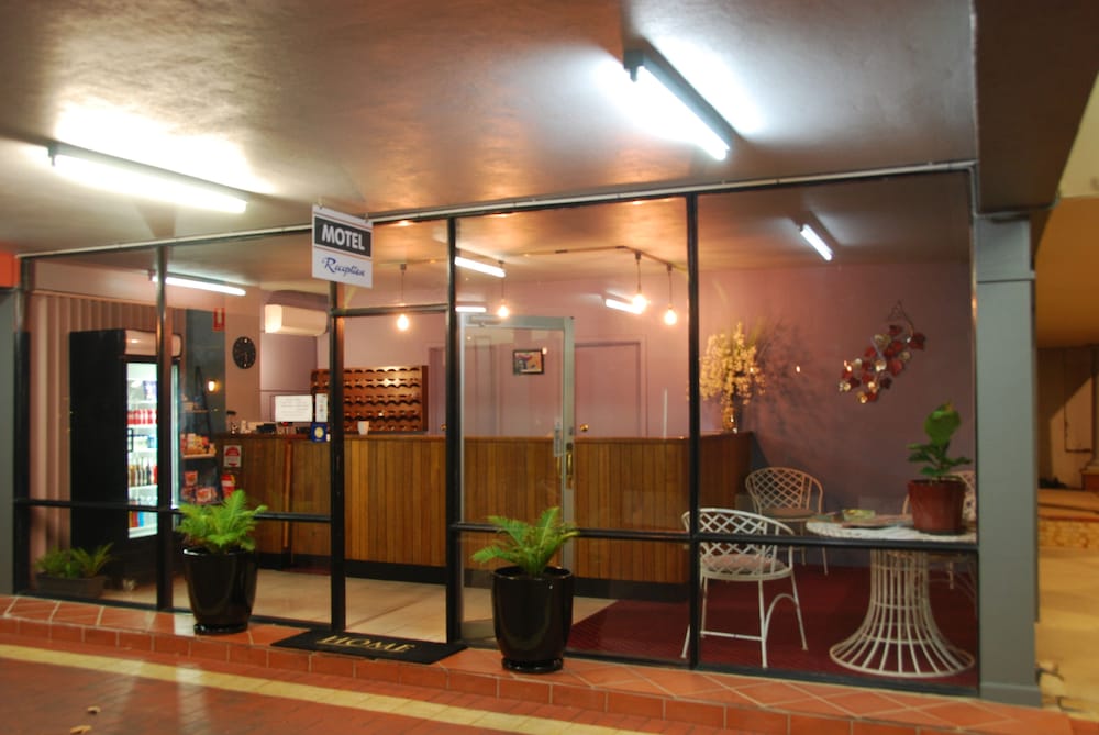 commodore motor inn albury