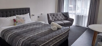 commodore motor inn albury