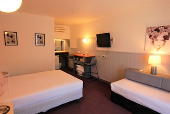 commodore motor inn albury