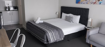 commodore motor inn albury