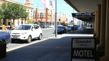 commodore motor inn albury