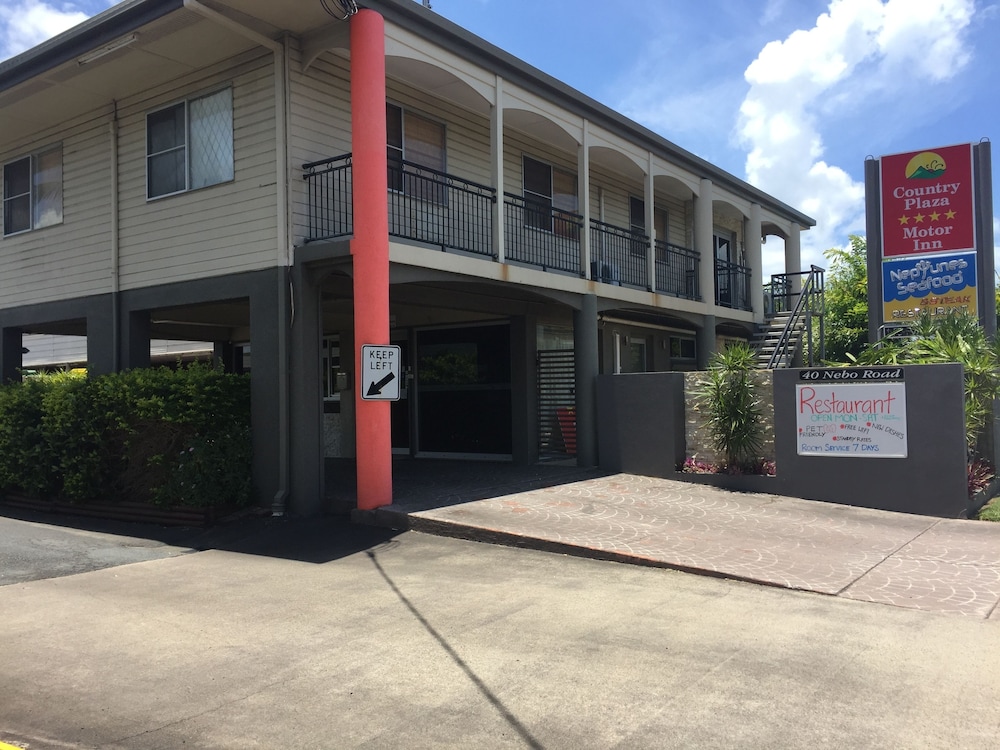country plaza motor inn