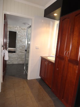 country plaza motor inn