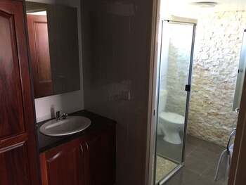 country plaza motor inn