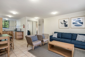 bayview beachfront apartments in town right on the beach