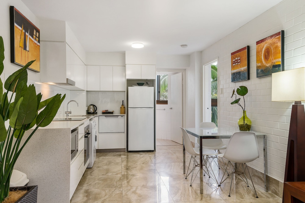 bayview beachfront apartments in town right on the beach