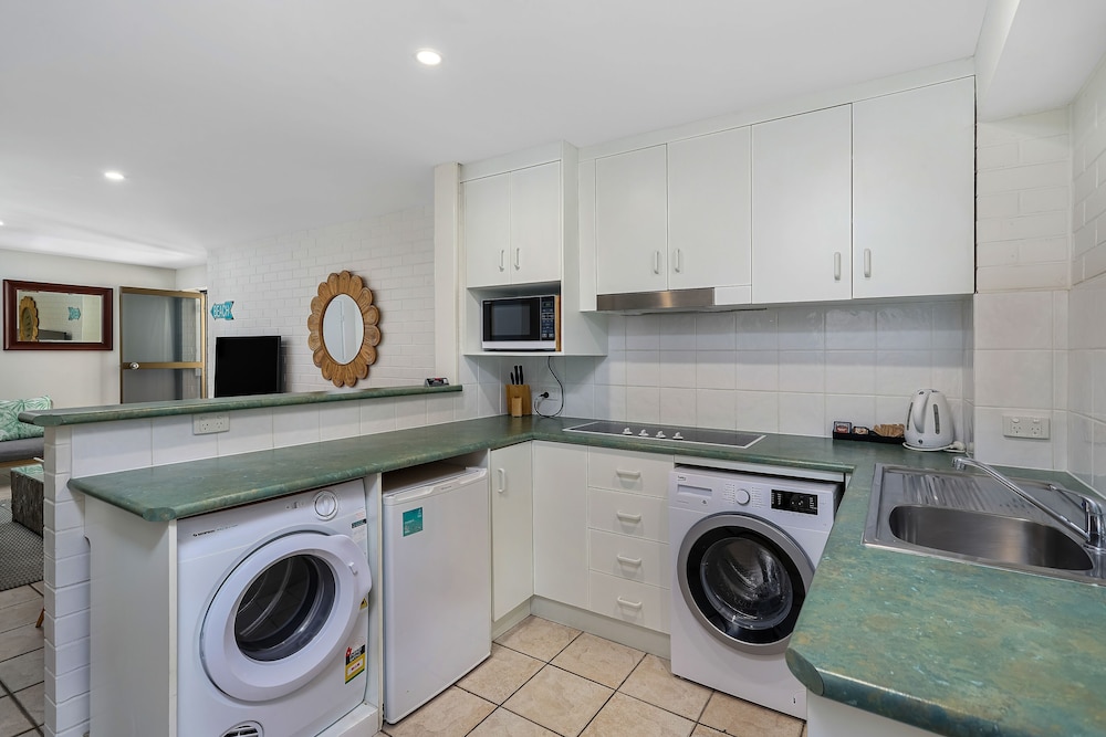 bayview beachfront apartments in town right on the beach