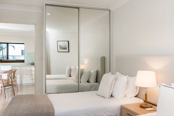 bayview beachfront apartments in town right on the beach