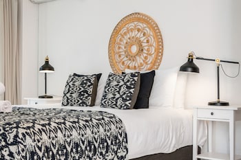 bayview beachfront apartments in town right on the beach