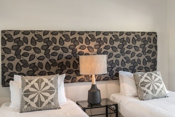 bayview beachfront apartments in town right on the beach