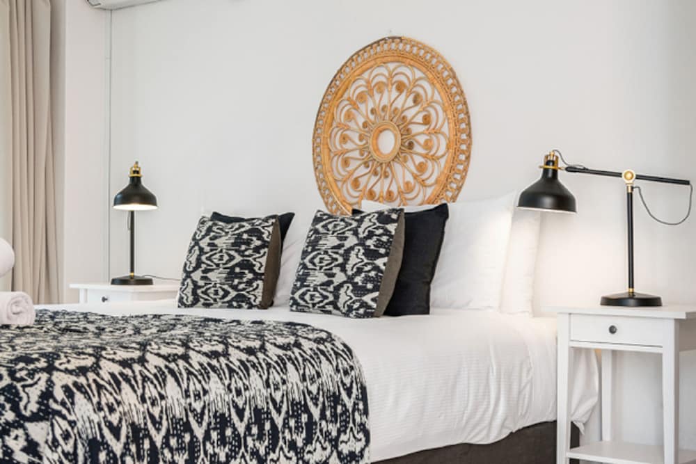 bayview beachfront apartments in town right on the beach