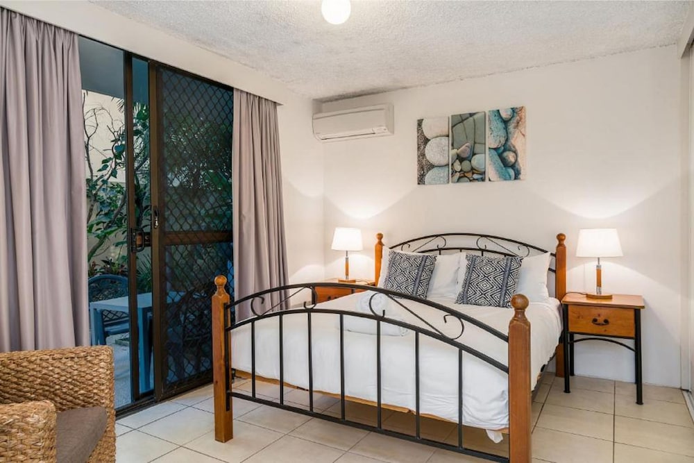 bayview beachfront apartments in town right on the beach