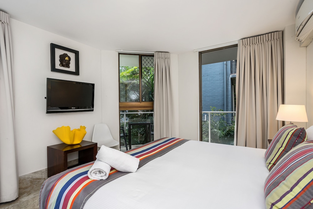 bayview beachfront apartments in town right on the beach