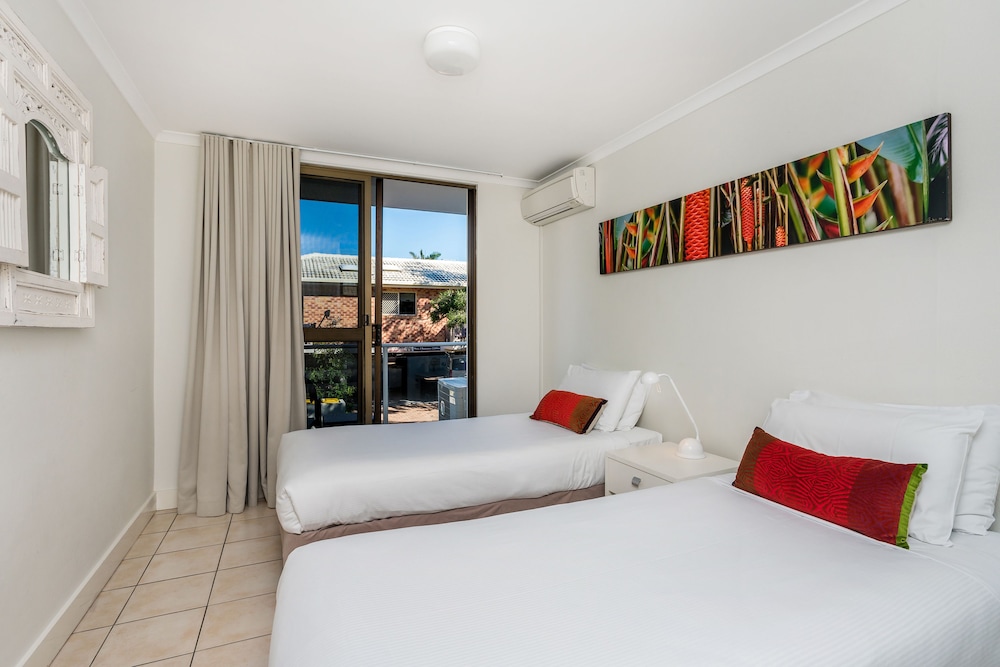 bayview beachfront apartments in town right on the beach