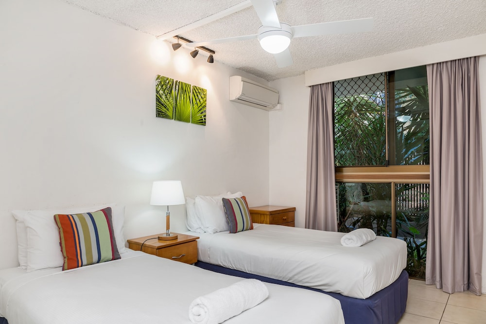 bayview beachfront apartments in town right on the beach