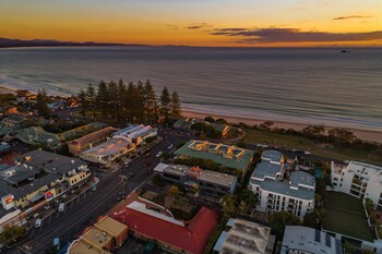 bayview beachfront apartments in town right on the beach