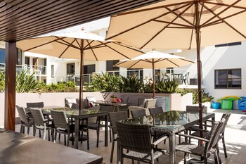 bayview beachfront apartments in town right on the beach