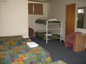 red cedars motel