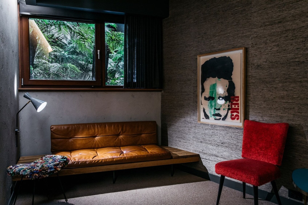 ovolo nishi