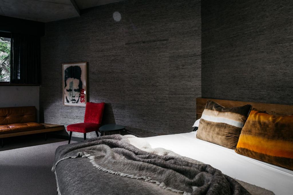 ovolo nishi