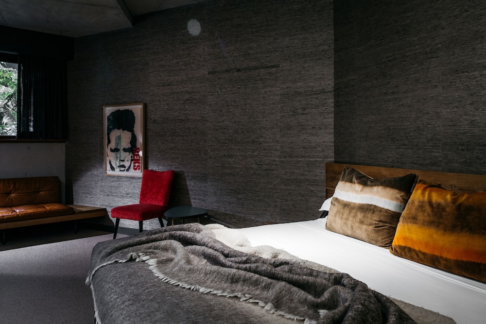 ovolo nishi