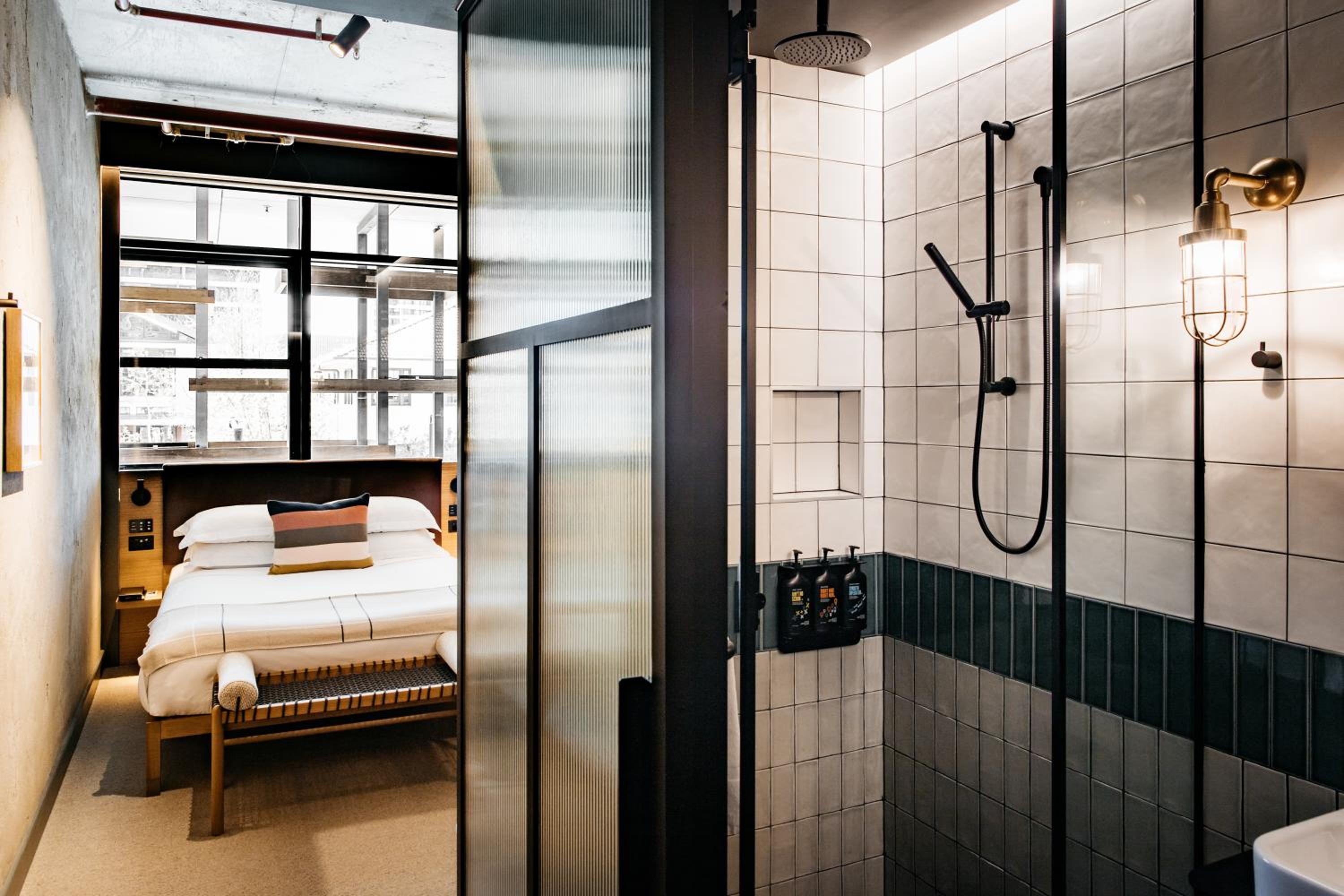 ovolo nishi