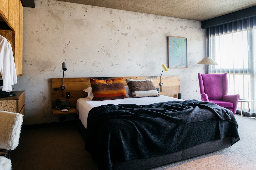 ovolo nishi