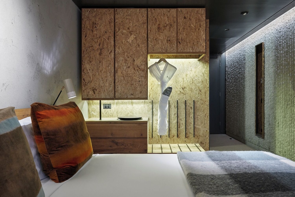 ovolo nishi