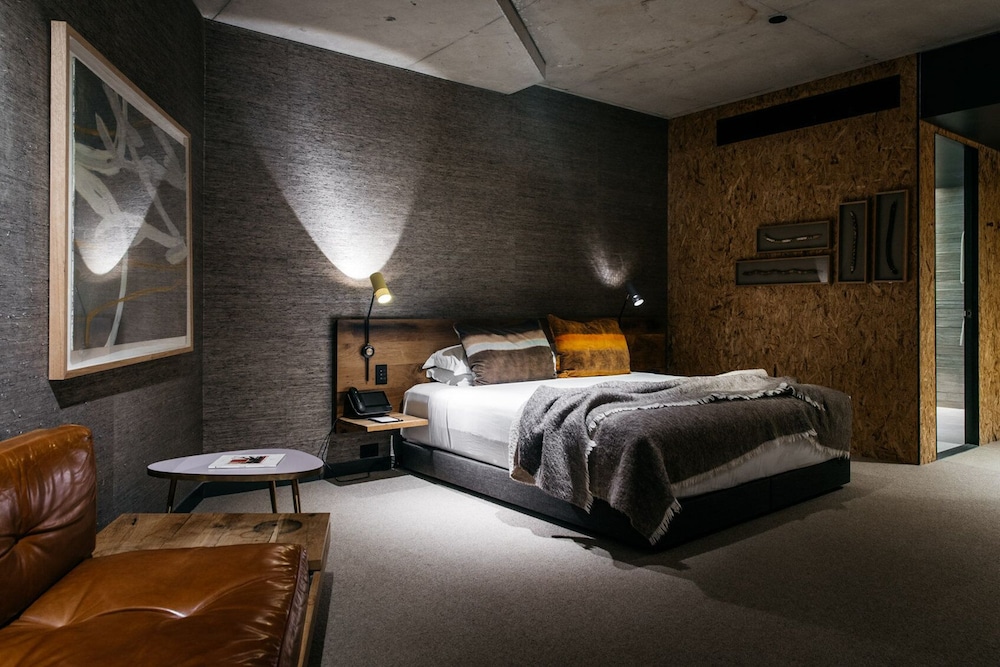 ovolo nishi