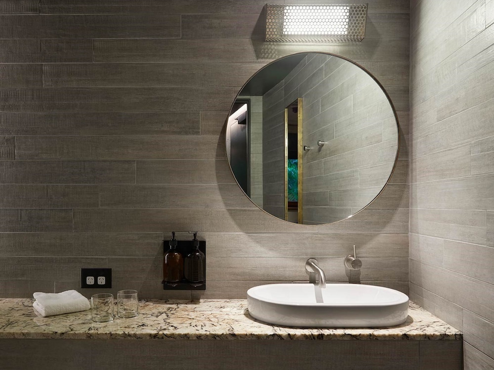 ovolo nishi