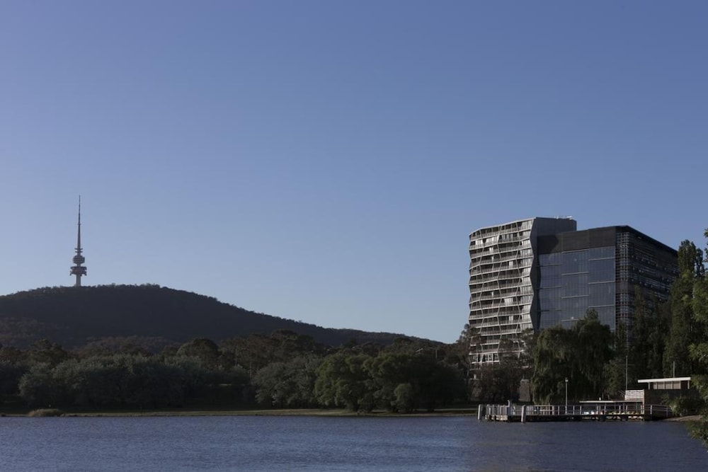 ovolo nishi