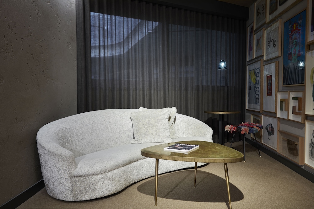 ovolo nishi