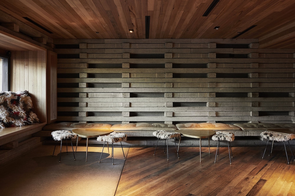 ovolo nishi