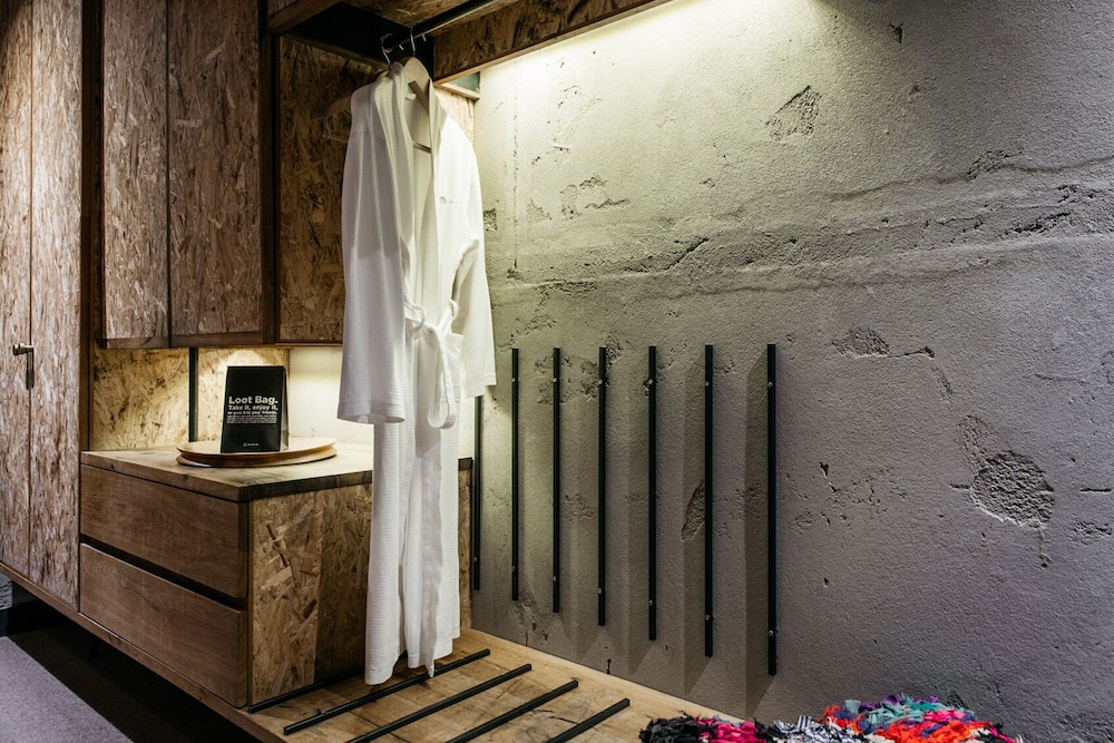 ovolo nishi