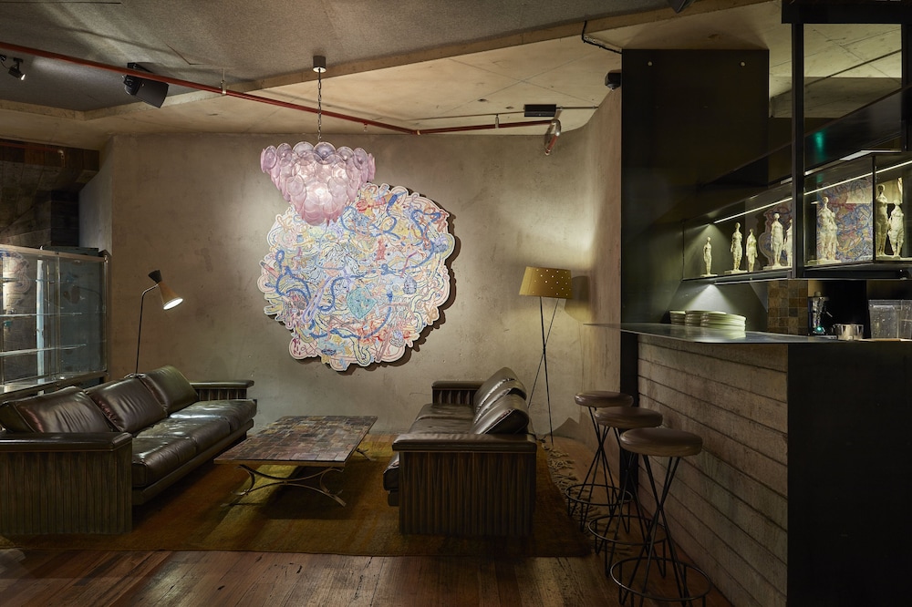 ovolo nishi