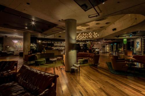ovolo nishi