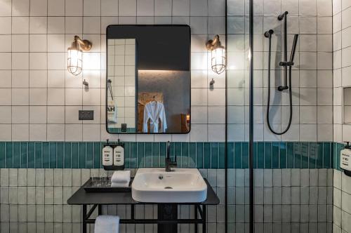 ovolo nishi