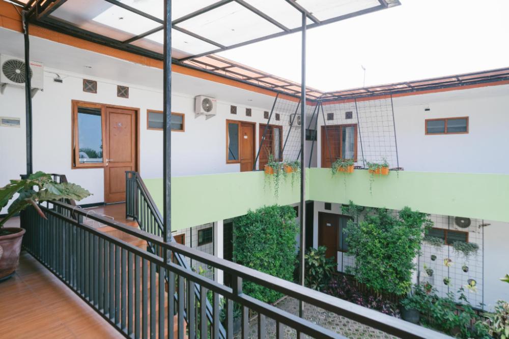 urbanview hotel griya surya malang by reddoorz