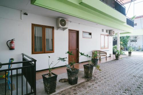 urbanview hotel griya surya malang by reddoorz
