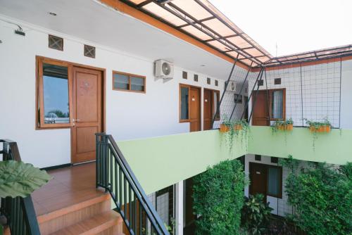 urbanview hotel griya surya malang by reddoorz