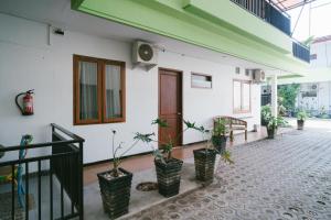 urbanview hotel griya surya malang by reddoorz