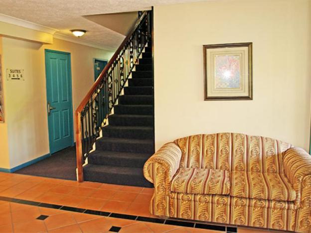 albion manor