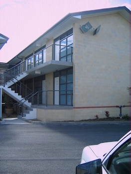 the queensport motel and tavern