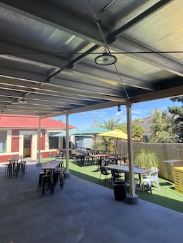 the queensport motel and tavern