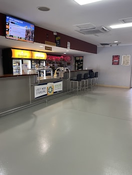 the queensport motel and tavern