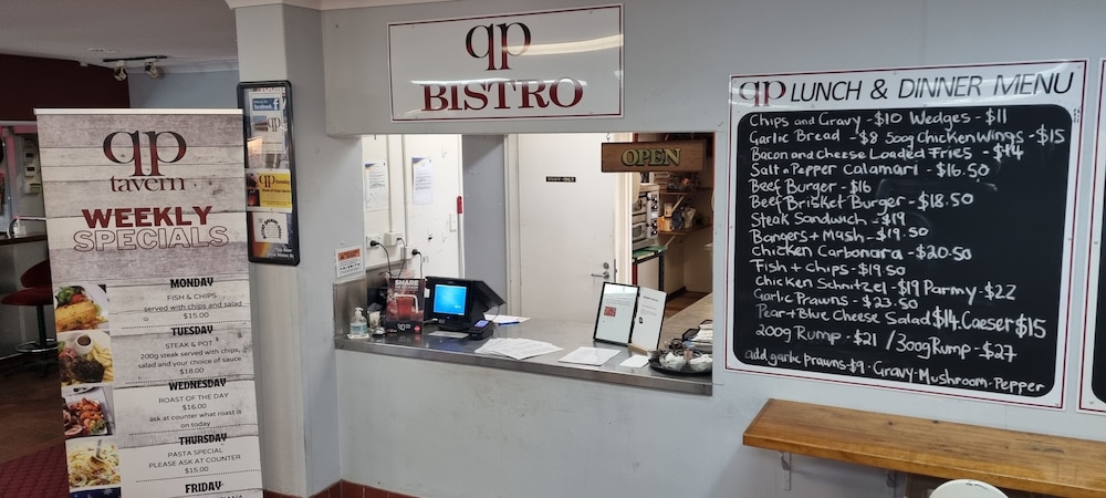 the queensport motel and tavern